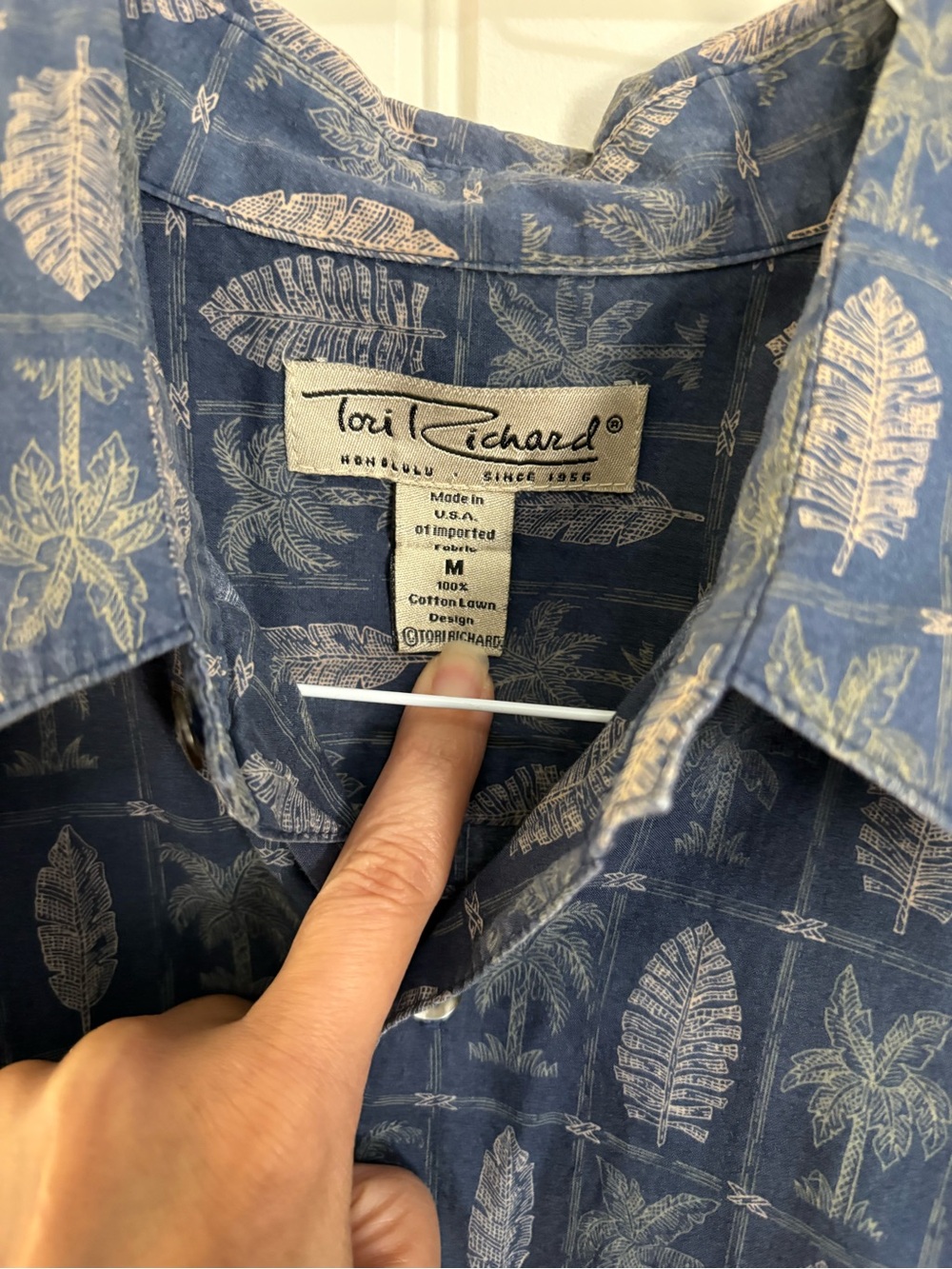 Tori Richard Navy Blue Palm-Print Short-Sleeve Button-Down